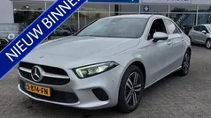 Grijs Gebruikt 2023 Mercedes A250 Luxury Sedan | € 32.950 (Goede deal)