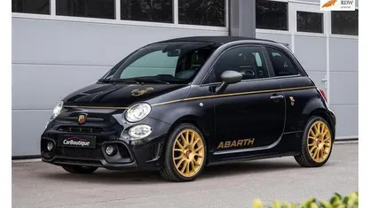 Zwart, metallic lak Gebruikt 2021 Abarth 595C Cabriolet | € 24.950 (Eerlijke prijs)