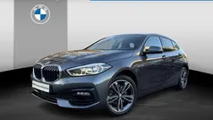 Grijs (metallic) Gebruikt 2020 BMW 118 Executive Hatchback | € 23.400 (Eerlijke prijs)