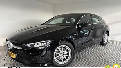 Zwart Occasion 2021 Mercedes CLA180 Shooting Brake Business Stationwagen | € 24.945 (Super prijs)