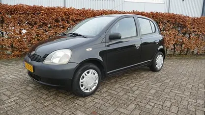 Zwart Occasion 2000 Toyota Yaris Terra Hatchback | € 2.495 (Eerlijke prijs)