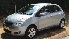 Grijs Gebruikt 2010 Toyota Yaris Hatchback | € 6.350 (Eerlijke prijs)