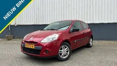 Rood Gebruikt 2010 Renault Clio II Hatchback | € 2.999 (Eerlijke prijs)