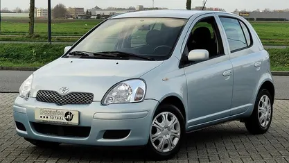 Zilver Gebruikt 2005 Toyota Yaris Terra Hatchback | € 2.950 (Eerlijke prijs)