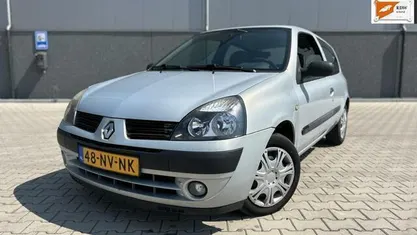 Occasion Renault Clio II Authentique 75 PK (55 kW) 2004 Grijs Hatchback