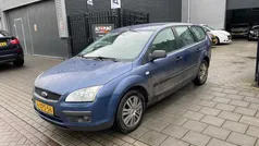 Blauw, metallic lak Gebruikt 2006 Ford Focus Futura Stationwagen | € 999 (Eerlijke prijs)