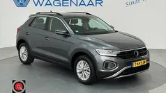 Gebruikt 2023 VW T-Roc Life SUV | € 25.850 (Eerlijke prijs)