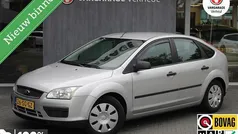 Grijs Gebruikt 2006 Ford Focus Hatchback | € 3.445 (Eerlijke prijs)