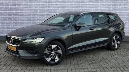 Occasion Volvo V60 CC Ultimate 250 PK (183 kW) 2020 Grijs Stationwagen