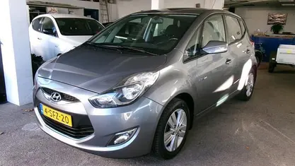 Grijs Gebruikt 2013 Hyundai ix20 Hatchback | € 4.500 (Eerlijke prijs)