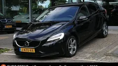 Zwart Gebruikt 2016 Volvo V40 Inscription Stationwagen | € 12.395 (Eerlijke prijs)