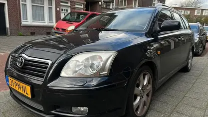Occasion 2004 Toyota Avensis Executive Stationwagen | € 1.950 (Eerlijke prijs)