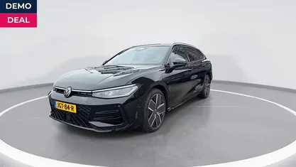 Occasion 2025 VW Passat R-line Edition Stationwagen | € 50.500 (Eerlijke prijs)