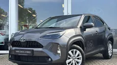 , metallic lak Gebruikt 2024 Toyota Yaris Cross Edition SUV | € 28.400 (Eerlijke prijs)