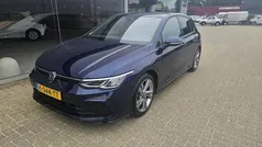 Blauw Gebruikt 2021 VW Golf VIII R-line Hatchback | € 23.950 (Eerlijke prijs)
