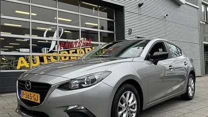 Occasion Mazda 3 Inclusive 120 PK (88 kW) 2016 Grijs (metallic) Hatchback