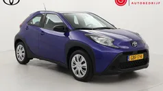 Gebruikt 2024 Toyota Aygo Play Hatchback | € 19.999 (Eerlijke prijs)