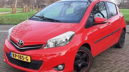 Rood Gebruikt 2011 Toyota Yaris Hatchback | € 3.950 (Goede deal)