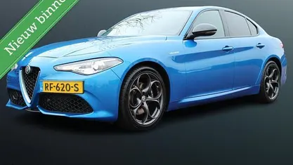 Blauw Gebruikt 2017 Alfa Romeo Giulia Veloce Sedan | € 28.888 (Eerlijke prijs)