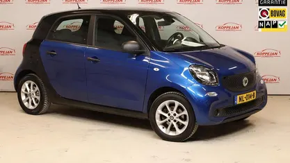Blauw Gebruikt 2017 Smart ForFour Pure Hatchback | € 7.000 (Eerlijke prijs)
