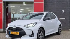Wit Gebruikt 2021 Toyota Yaris Hybrid Executive Hatchback | € 23.400 (Eerlijke prijs)