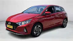 Rood Gebruikt 2022 Hyundai i20 Comfort Hatchback | € 16.940 (Eerlijke prijs)