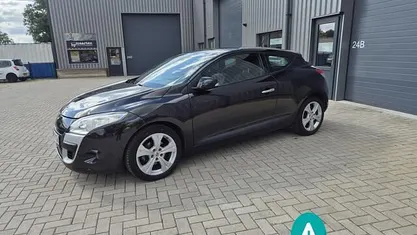 Zwart, metallic lak Occasion 2009 Renault Mégane Coupé Dynamique Coupé | € 5.250 (Eerlijke prijs)