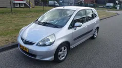 Grijs, metallic lak Gebruikt 2006 Honda Jazz LS Hatchback | € 1.895 (Eerlijke prijs)