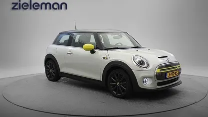 Occasion 2020 Mini Cooper Essential Hatchback | € 14.840 (Super prijs)