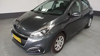 Grijs Gebruikt 2016 Peugeot 208 Access Hatchback | € 6.500 (Eerlijke prijs)
