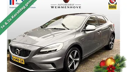 Grijs Gebruikt 2019 Volvo V40 Hatchback | € 17.195 (Eerlijke prijs)
