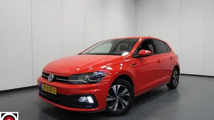 Rood Occasion 2019 VW Polo R-line Hatchback | € 15.840 (Eerlijke prijs)