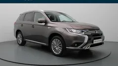 Gebruikt 2021 Mitsubishi Outlander Intense+ SUV | € 26.990 (Eerlijke prijs)
