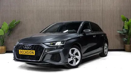 Grijs Gebruikt 2025 Audi A3 Sportback S-Line Hatchback | € 29.950 (Super prijs)
