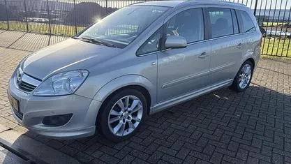 Beige Occasion 2011 Opel Zafira Cosmo MPV | € 3.750 (Goede deal)