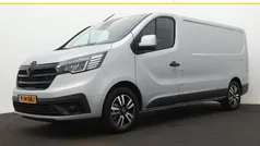 Grijs metallic Gebruikt 2024 Renault Trafic Black Edition Van | € 31.495 (Eerlijke prijs)