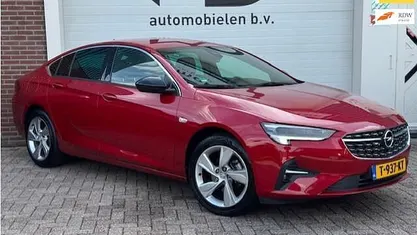Occasion Opel Insignia Business Elegance 123 PK (90 kW) 2021 Rood Hatchback