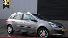 Grijs, metallic lak Gebruikt 2008 Renault Clio GrandTour Dynamique Stationwagen | € 4.450 (Eerlijke prijs)