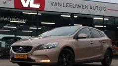 Bruin, metallic lak Gebruikt 2013 Volvo V40 Kinetic Stationwagen | € 13.648 (Eerlijke prijs)