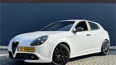 Wit Gebruikt 2018 Alfa Romeo Giulietta Super Hatchback | € 17.945 (Eerlijke prijs)