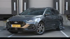 Grijs Gebruikt 2022 Ford Focus ST-Line Stationwagen | € 24.995 (Eerlijke prijs)