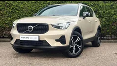 Bruin Gebruikt 2025 Volvo XC40 Plus SUV | € 45.940 (Eerlijke prijs)