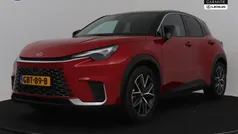 Rood Gebruikt 2024 Lexus LBX SUV | € 37.950 (Eerlijke prijs)