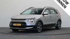 Grijs, metallic lak Gebruikt 2023 Kia Niro SUV | € 30.945 (Goede deal)