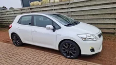Wit Gebruikt 2012 Toyota Auris Hatchback | € 8.499 (Eerlijke prijs)