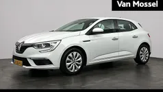 Wit Gebruikt 2018 Renault Mégane IV Life Hatchback | € 10.495 (Eerlijke prijs)