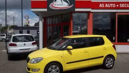 Occasion Skoda Fabia Ambiente 58 PK (42 kW) 2010 Geel Hatchback