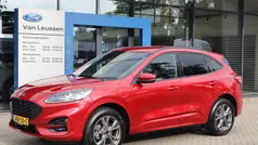Rood Gebruikt 2024 Ford Kuga ST-Line X SUV | € 35.690 (Eerlijke prijs)