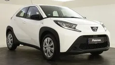 Gebruikt 2023 Toyota Aygo Play Hatchback | € 15.899 (Eerlijke prijs)