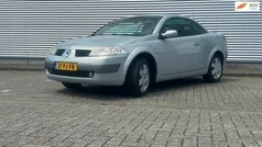 Grijs Gebruikt 2004 Renault Mégane Cabriolet Luxe Cabriolet | € 1.999 (Eerlijke prijs)